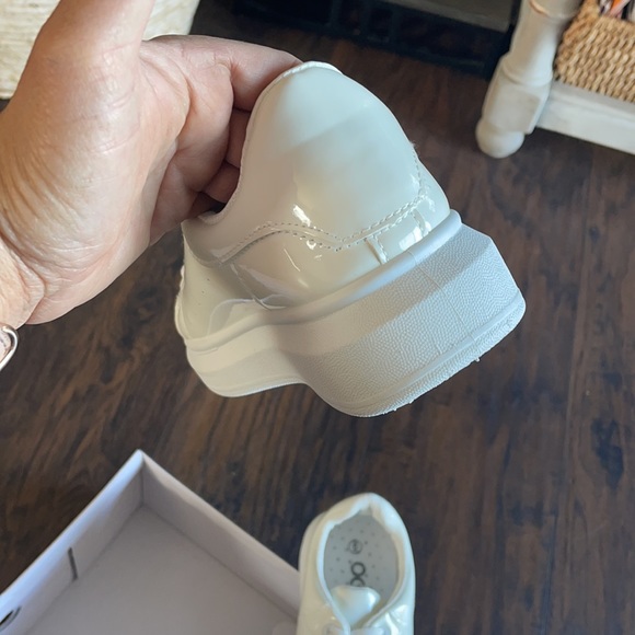 NWT 🤍Patent (faux) White Sneakers - Picture 3 of 6